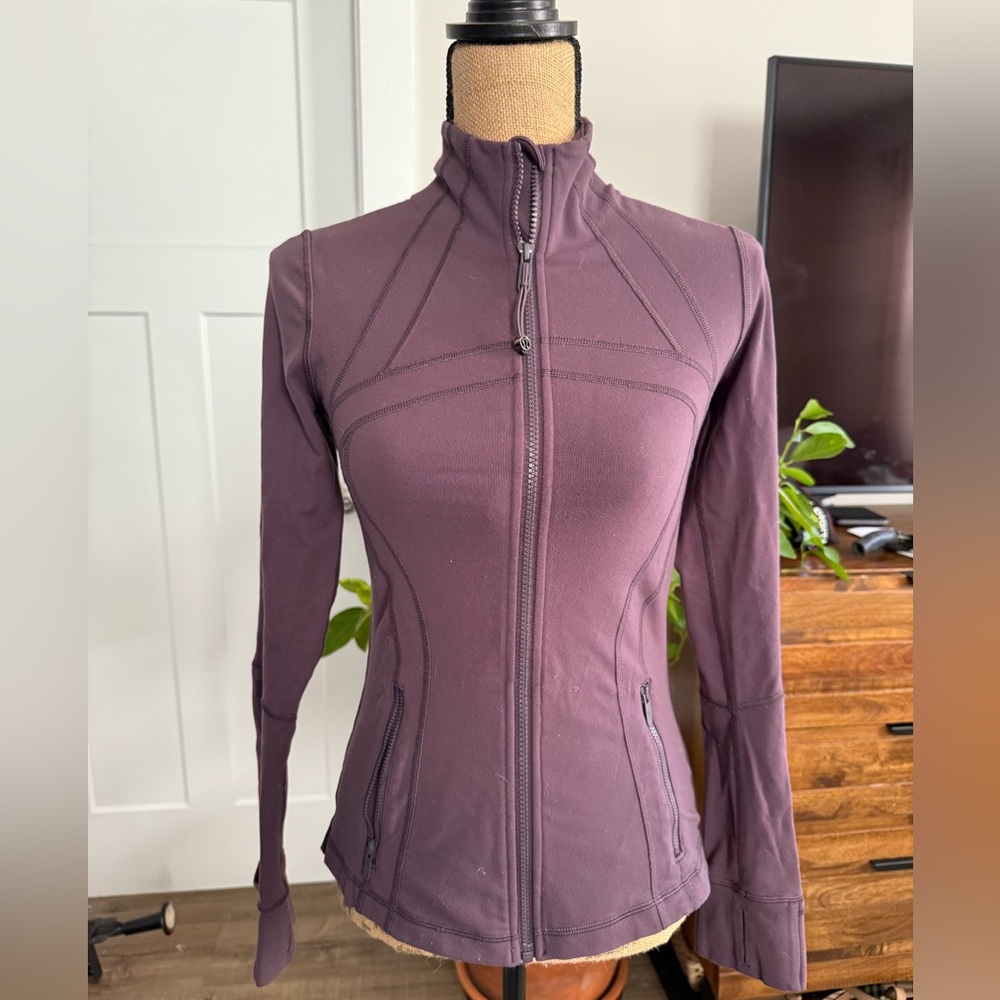 Lululemon gently used zip up jacket.  Size 6